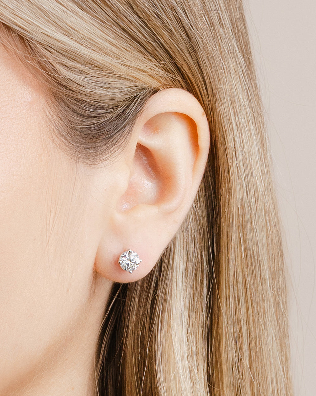 2.00ct (Total)  Diamond Stud Earrings