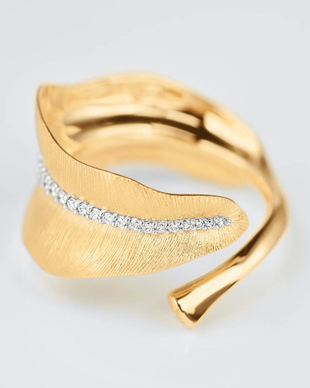 Ole Lynggaard Leaves Medium Diamond Ring