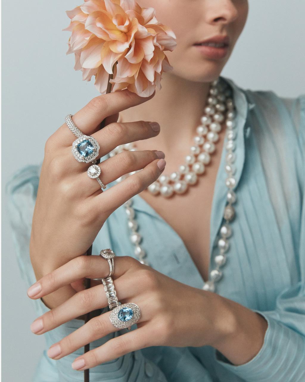 Oval Cut Aquamarine & Pavé Diamond Dress Ring